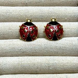 Ladybug earrings red and black enamel with gold tone accents, 3/4” 🐞
